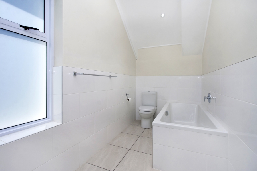 To Let 3 Bedroom Property for Rent in Bluewater Estate Western Cape